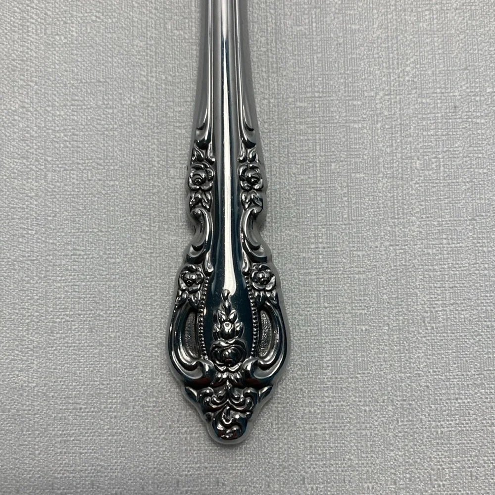 Oneida Community‎ BRAHMS Stainless Glossy Rose Flatware Knife